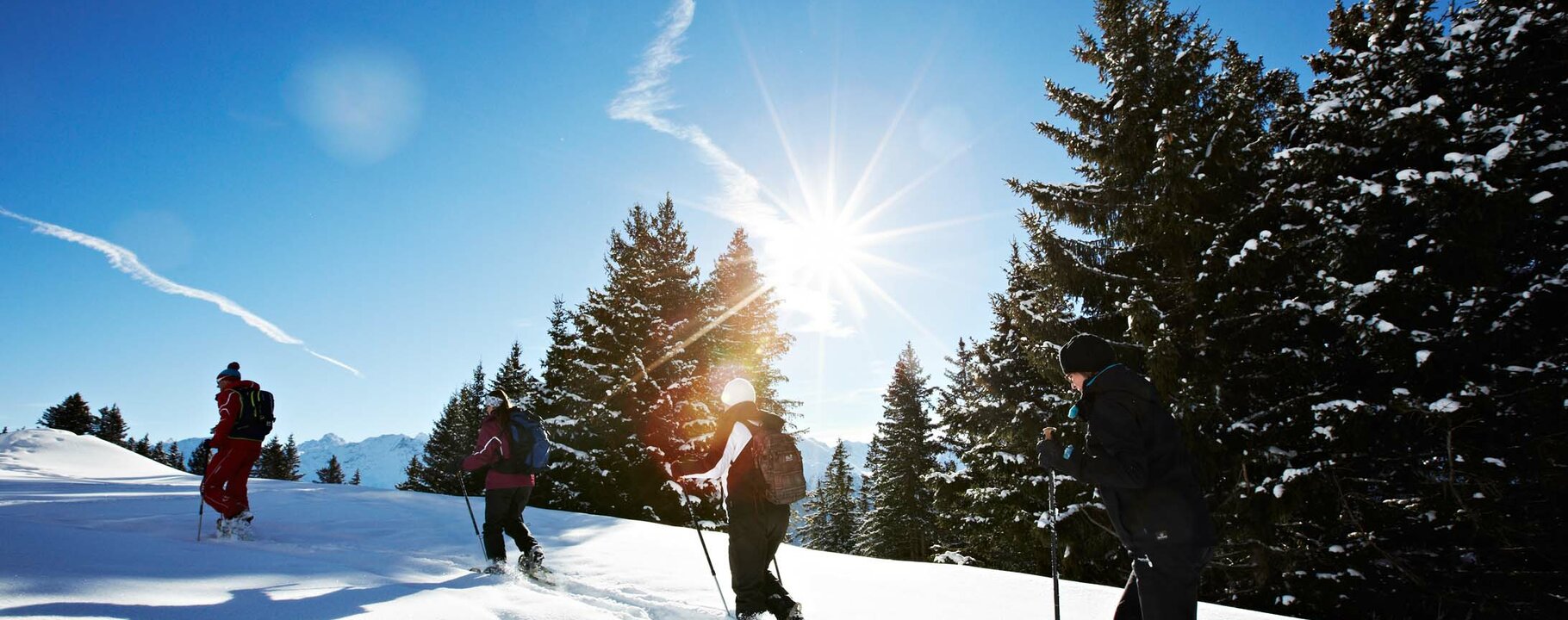 Schneeschuhwandern in der verschneiten Landschaft von Serfaus-Fiss-Ladis in Tirol  | © Serfaus-Fiss-Ladis Marketing GmbH | Christian Waldegger