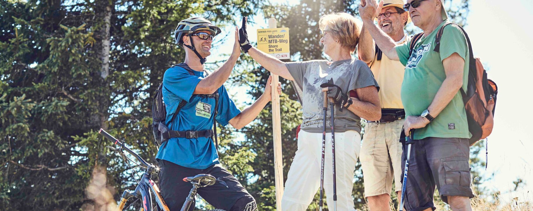 Wanderer und Biker in Serfaus-Fiss-Ladis