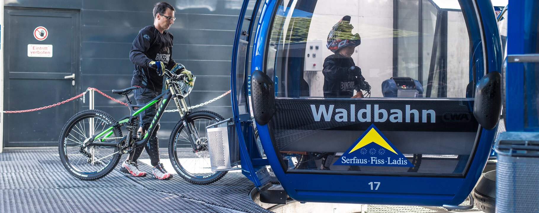 in the gondolas with the bike | © Bikepark Serfaus-Fiss-Ladis