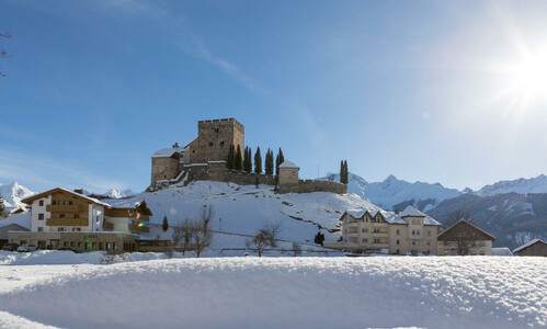 Burg Laudegg Winteransicht 1